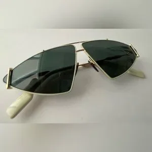 Burberry | Accessories | Burberry 311 Sunglasses Gold 11771  display picture 2